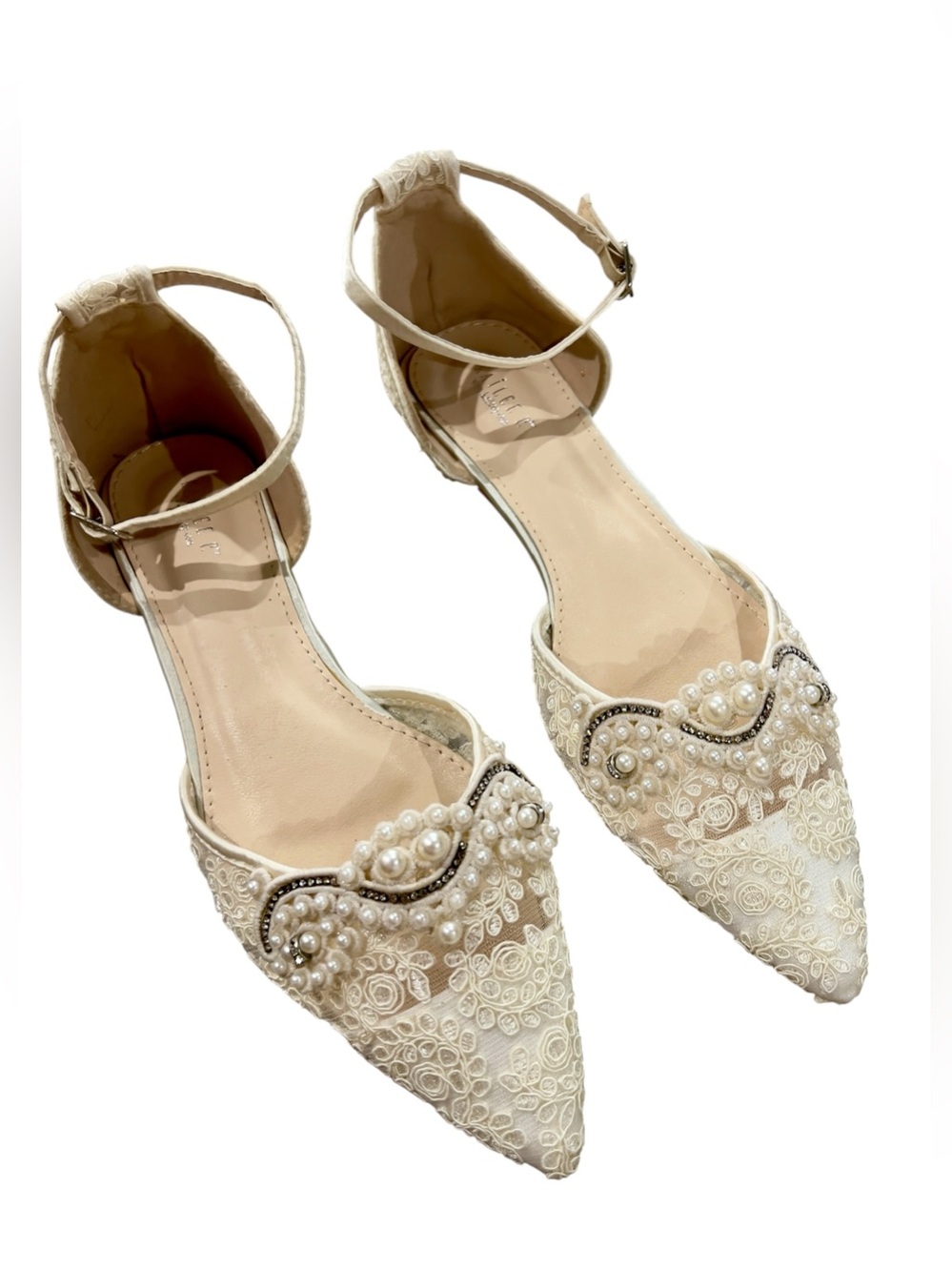 Kailee P. Ivory Crochet Lace Pointy Toe Bridal Flats size 11.